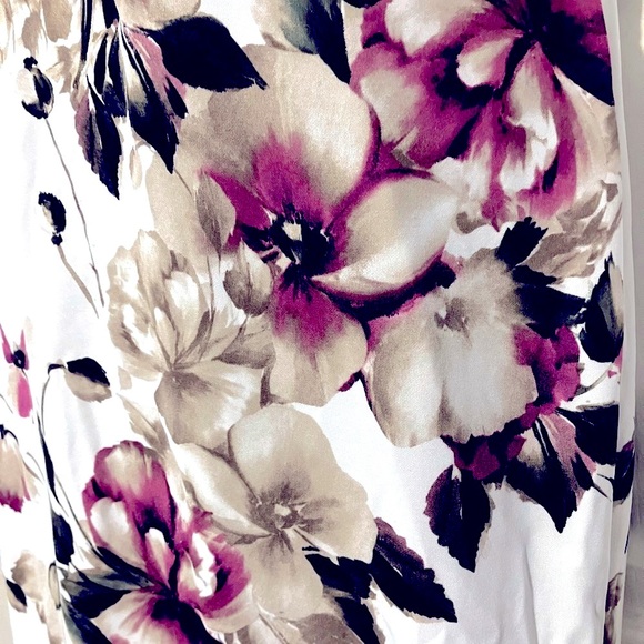 Forever 21 Floral Peplum Dress - Picture 4 of 4